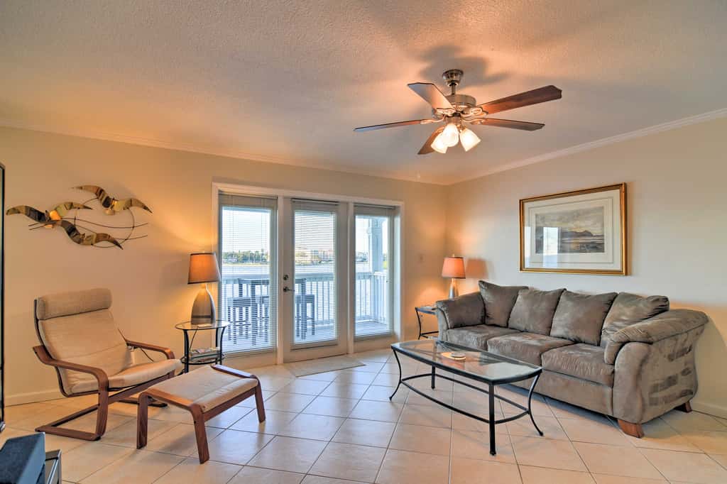 Bayfront Condo 3 Mi to Downtown St. Petersburg