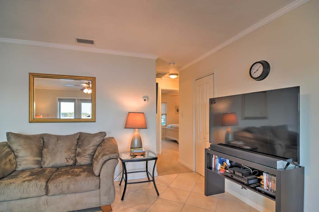 Bayfront Condo 3 Mi to Downtown St. Petersburg