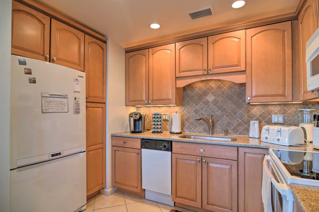 Bayfront Condo 3 Mi to Downtown St. Petersburg