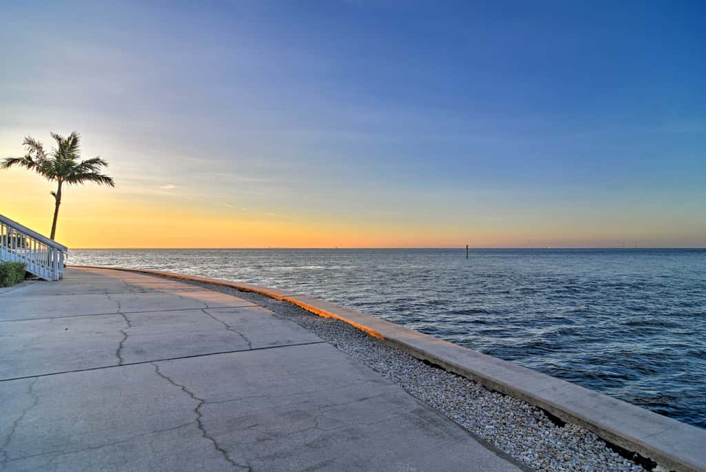 Bayfront Condo 3 Mi to Downtown St. Petersburg