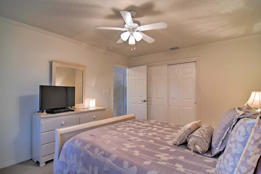 Bayfront Condo 3 Mi to Downtown St. Petersburg