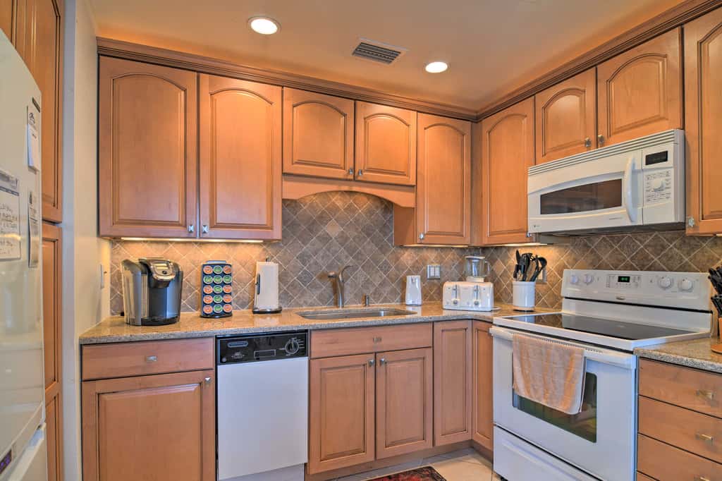Bayfront Condo 3 Mi to Downtown St. Petersburg