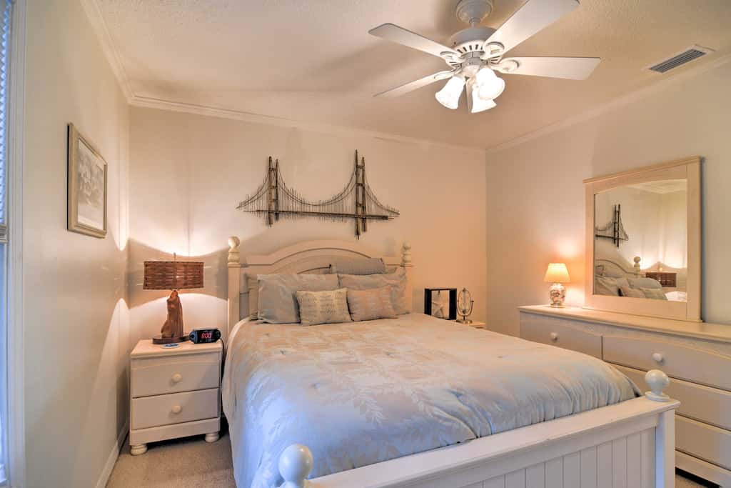 Bayfront Condo 3 Mi to Downtown St. Petersburg