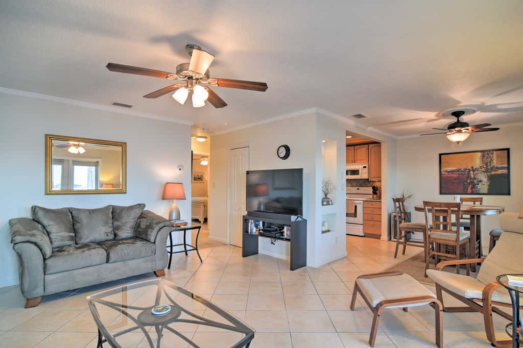 Bayfront Condo 3 Mi to Downtown St. Petersburg