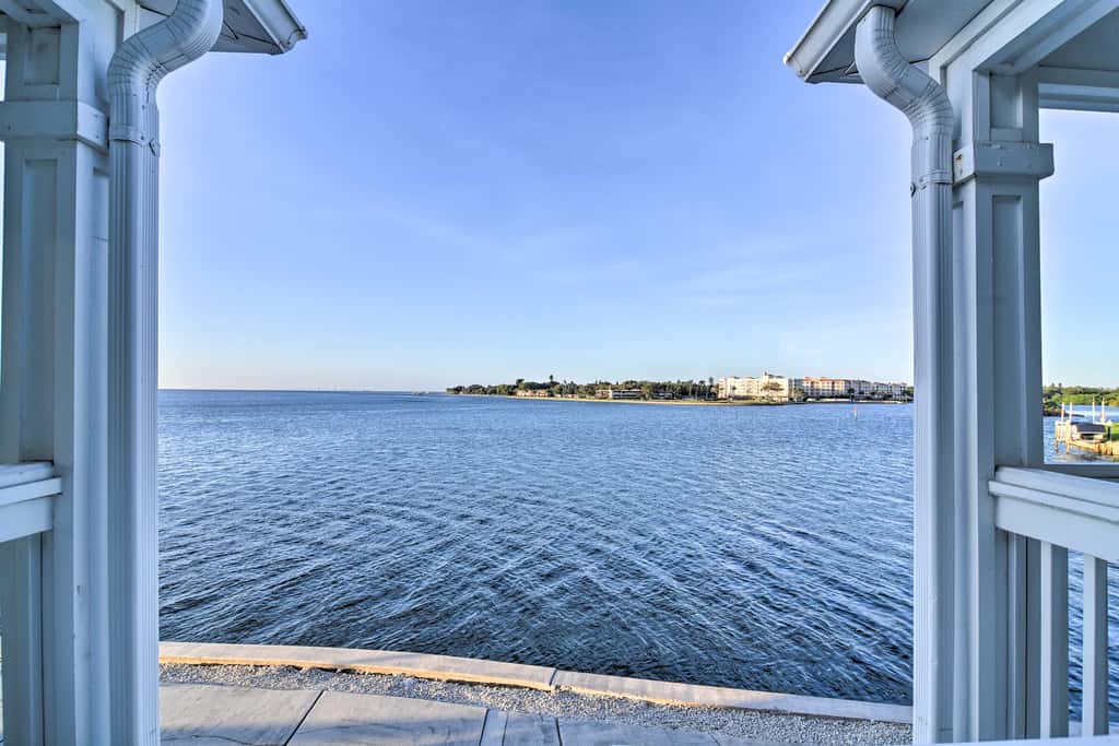 Bayfront Condo 3 Mi to Downtown St. Petersburg