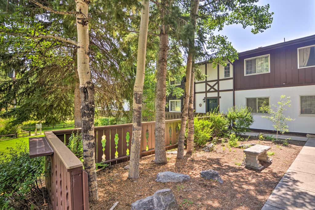 Estes Park Condo ~ 1 Mi to RMNP!