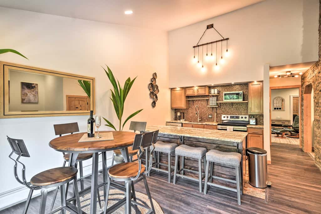 Estes Park Condo ~ 1 Mi to RMNP!