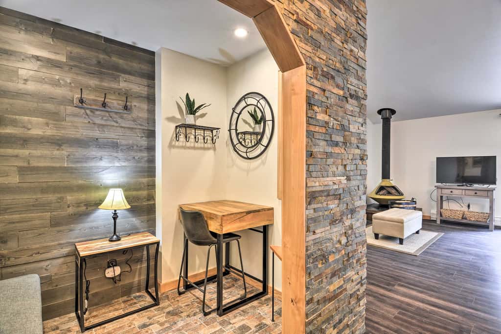Estes Park Condo ~ 1 Mi to RMNP!