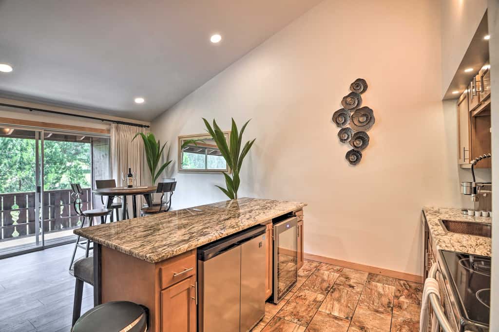 Estes Park Condo ~ 1 Mi to RMNP!