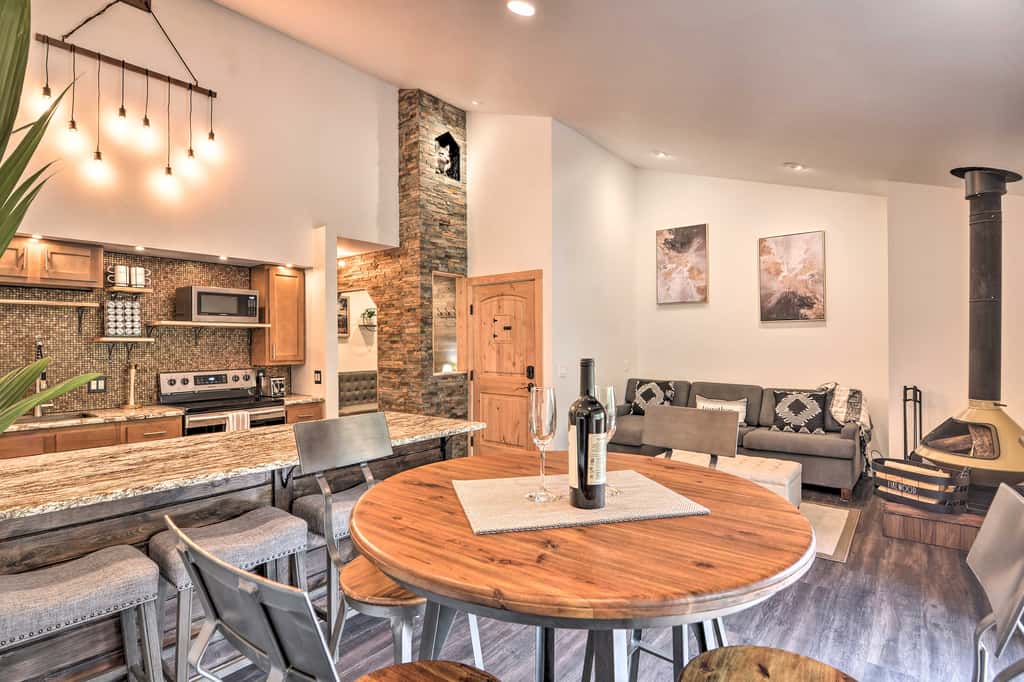 Estes Park Condo ~ 1 Mi to RMNP!