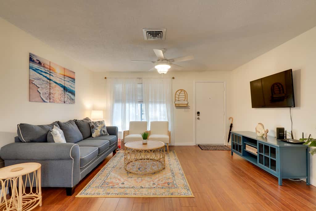 Calming Getaway: 9 Mi to Clearwater Beach!