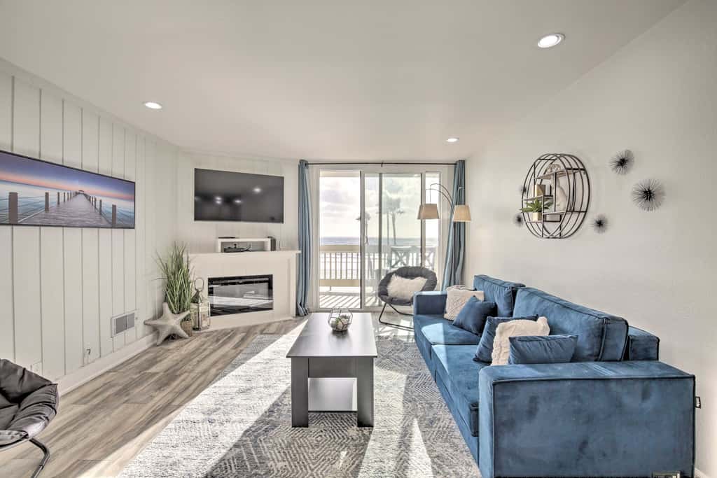 Charming Oceanside Condo w/ Beach & Pool Access!