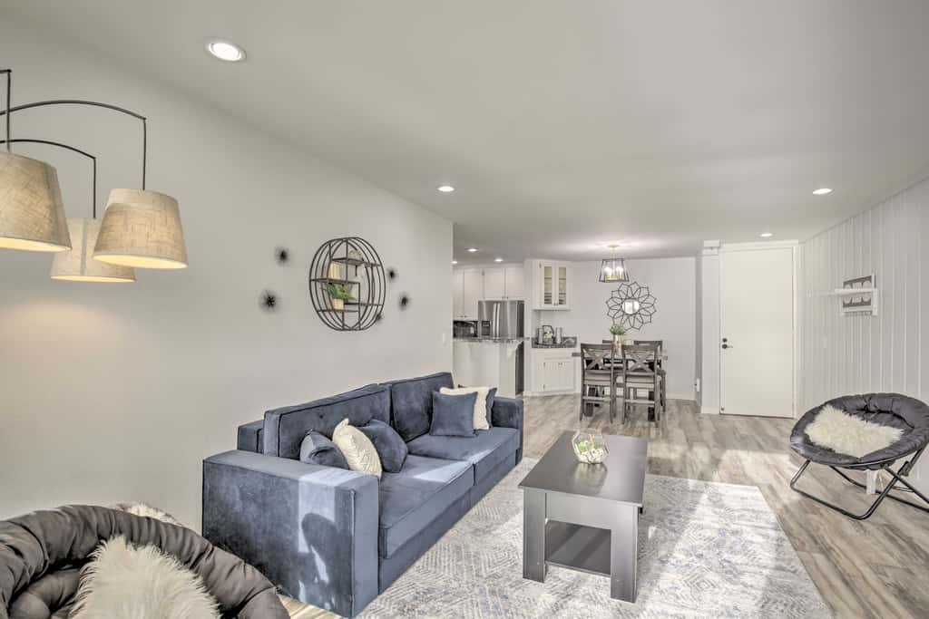 Charming Oceanside Condo w/ Beach & Pool Access!