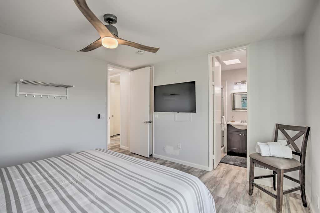 Charming Oceanside Condo w/ Beach & Pool Access!
