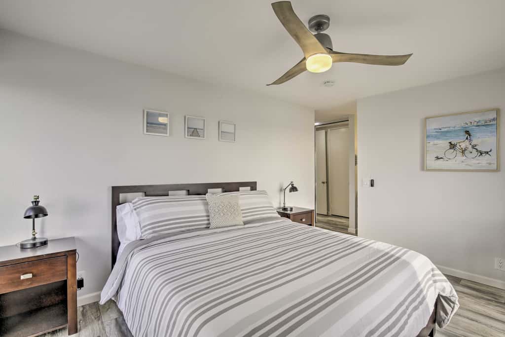 Charming Oceanside Condo w/ Beach & Pool Access!