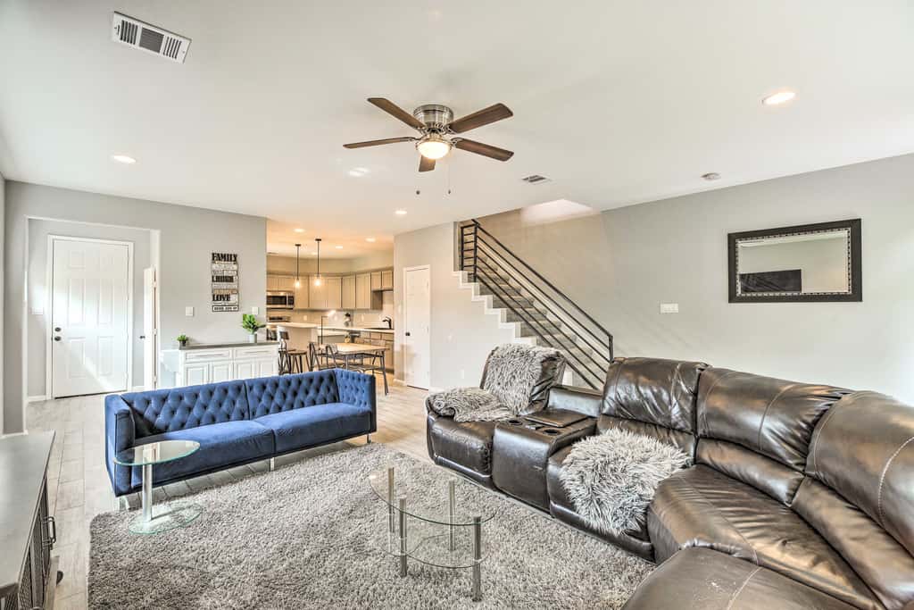 Pet-Friendly Houston Townhome w/ Fenced Yard