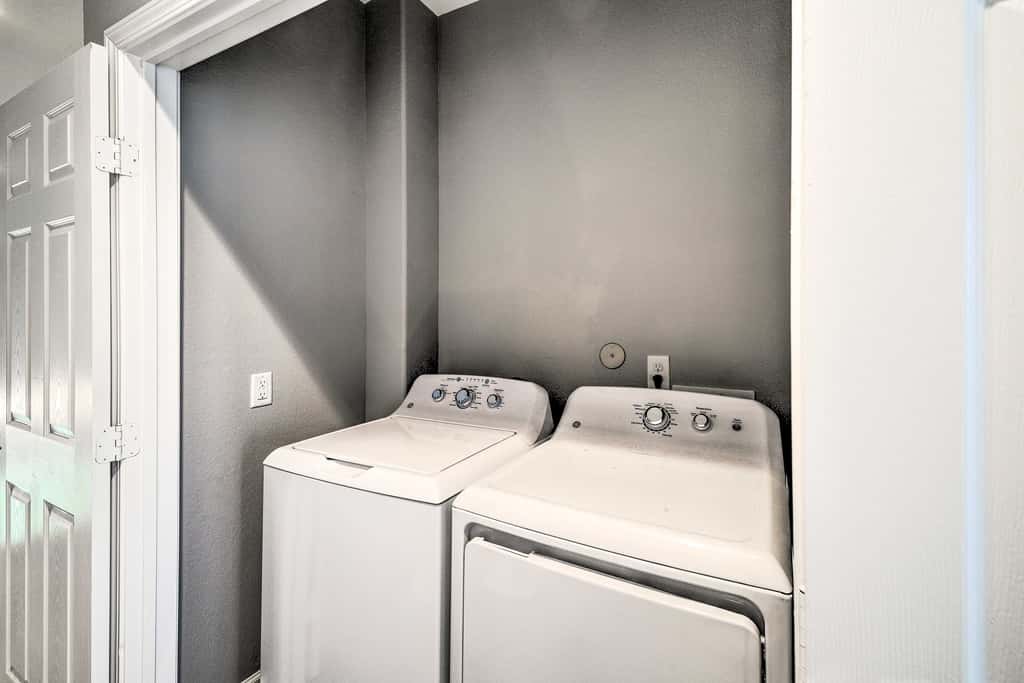 Pet-Friendly Houston Townhome w/ Fenced Yard