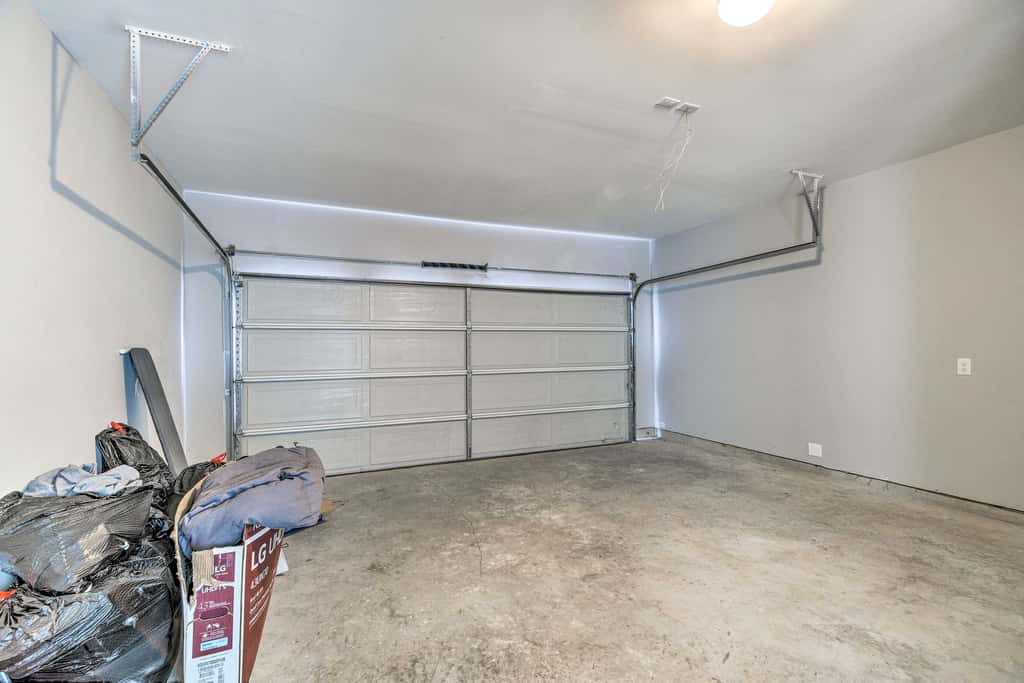 Pet-Friendly Houston Townhome w/ Fenced Yard