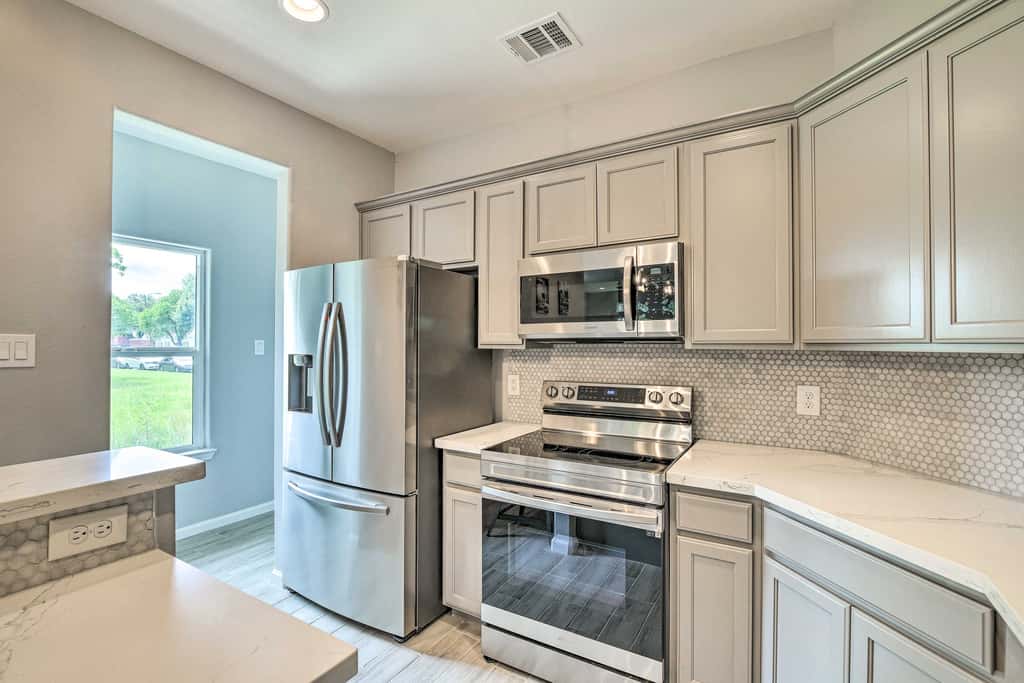 Pet-Friendly Houston Townhome w/ Fenced Yard