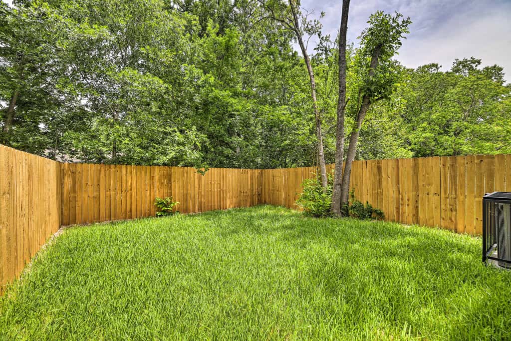 Pet-Friendly Houston Townhome w/ Fenced Yard