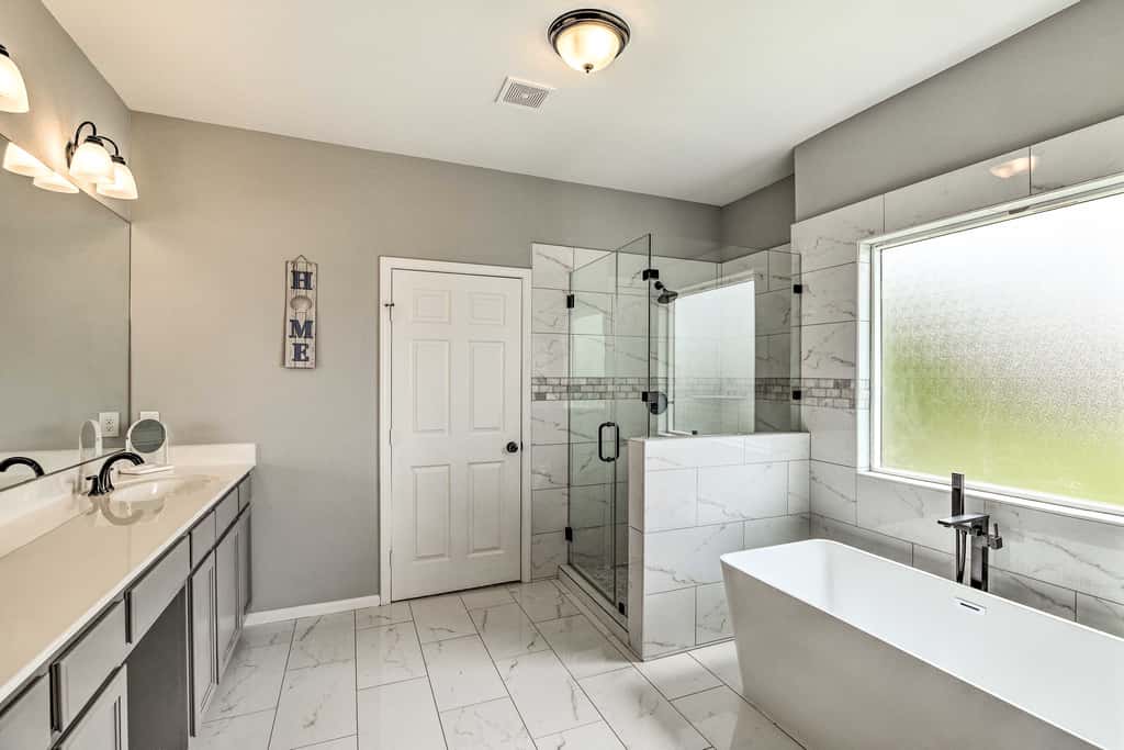 Pet-Friendly Houston Townhome w/ Fenced Yard
