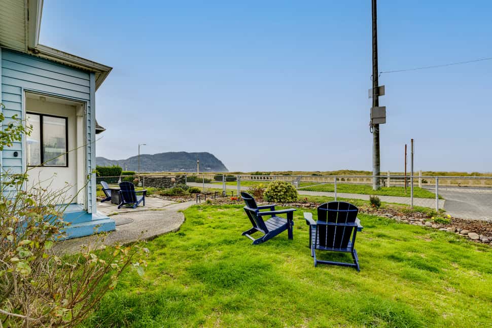 Beachfront Cottage on Seaside Promenade w/ Hot Tub | 3 Bed Seaside, OR ...