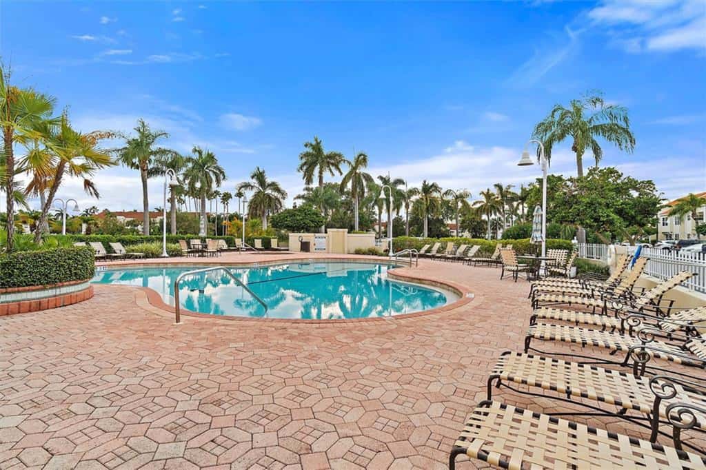 4 Mi to St Pete Beach! Family Condo w/ Pool Access