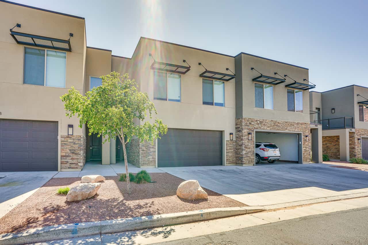 Moab Vacation Rental: Pool & Hot Tub Access! | 4 Bed Moab, UT Apartment ...