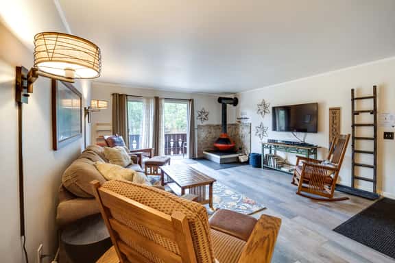 Riverfront Condo Near Downtown Estes Park! | 2 Bed Estes Park, CO ...