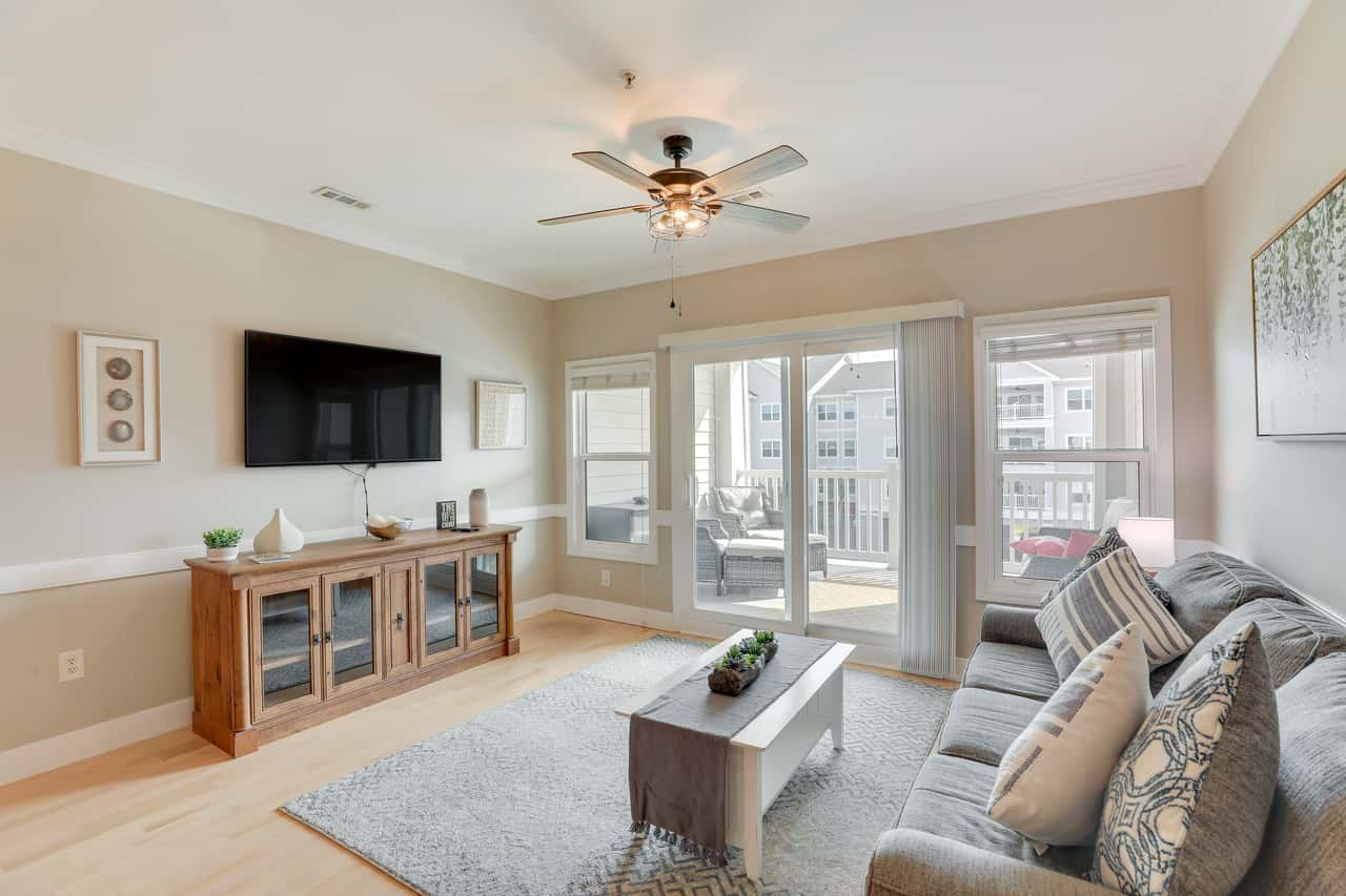 3 Mi to Folly Beach: Condo w/ Pool Access! | 2 Bed Folly Beach, SC ...