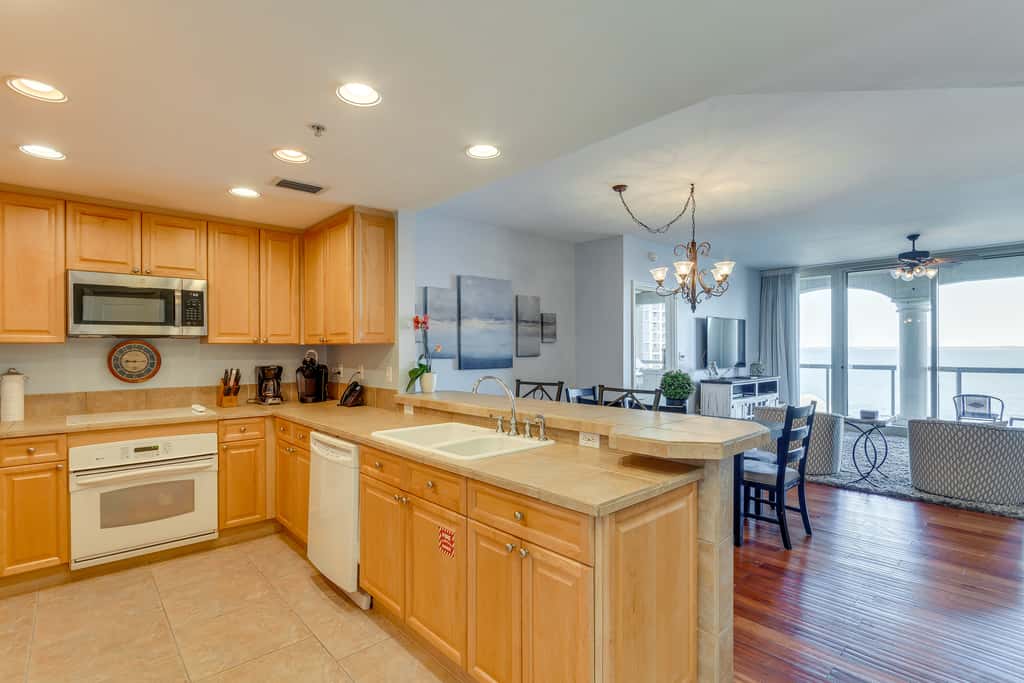 Florida Resort Condo: Walk to Pensacola Beach!