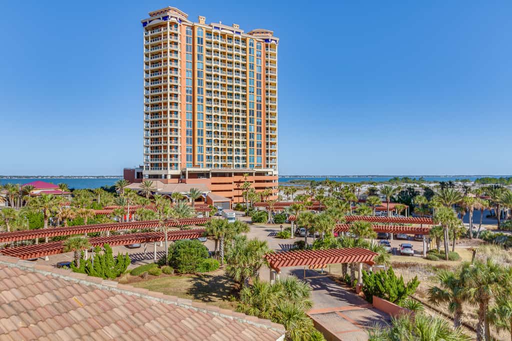 Florida Resort Condo: Walk to Pensacola Beach!