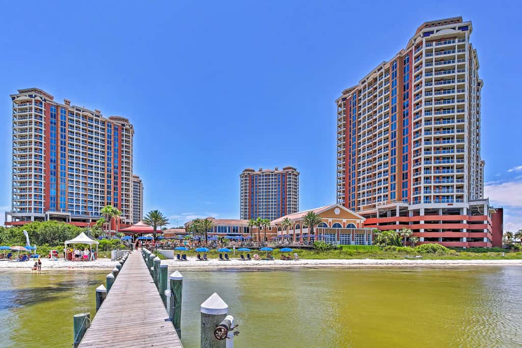 Florida Resort Condo: Walk to Pensacola Beach!