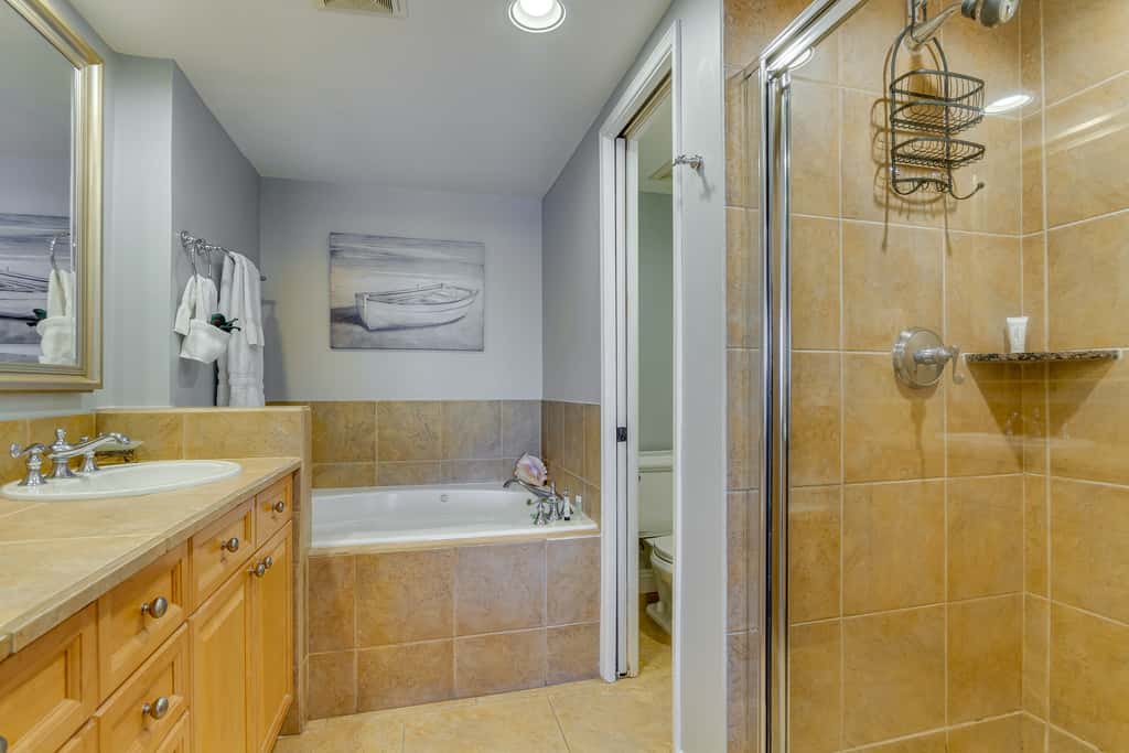 Florida Resort Condo: Walk to Pensacola Beach!