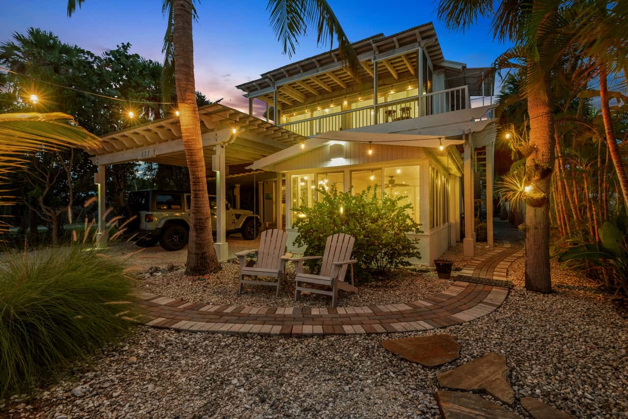 Siesta Key Oasis w/ Outdoor Pool + Screened Lanai! | 4 Bed Siesta Key ...