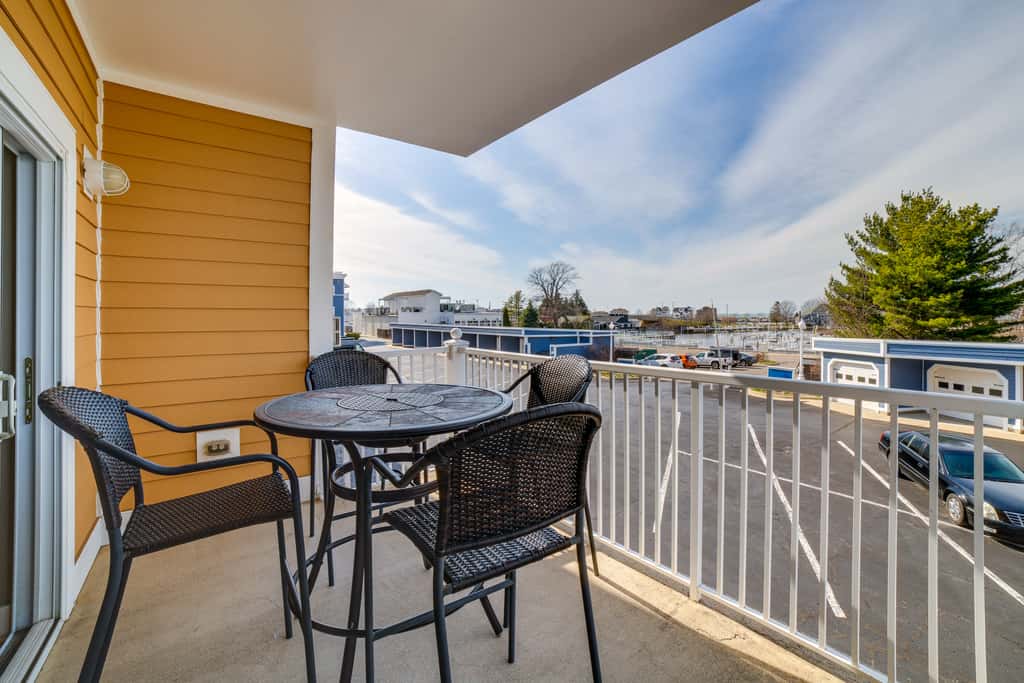 Idyllic New Buffalo Condo: Walk to Beach & Shops!