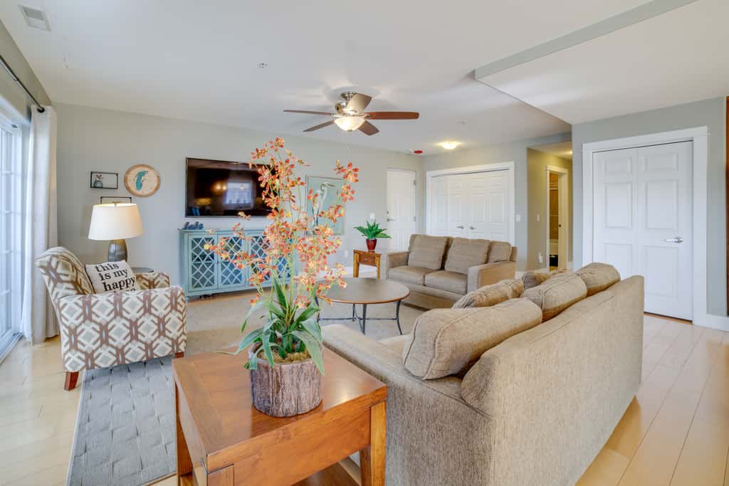 Idyllic New Buffalo Condo: Walk to Beach & Shops!