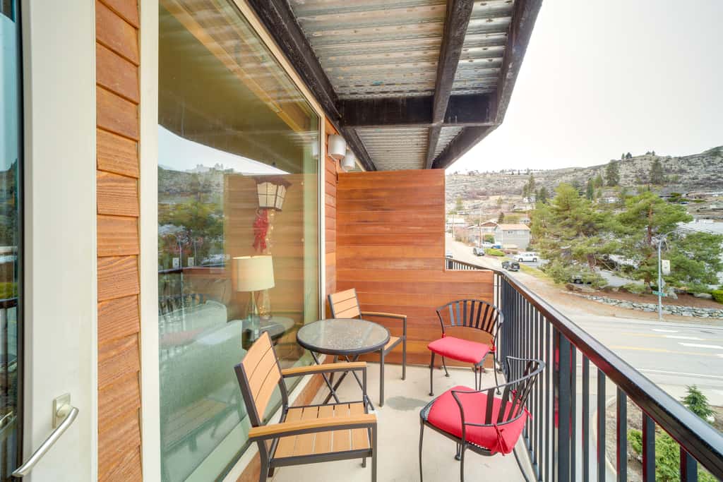 Pool, Hot Tub, & Beach Access! Chelan Family Haven