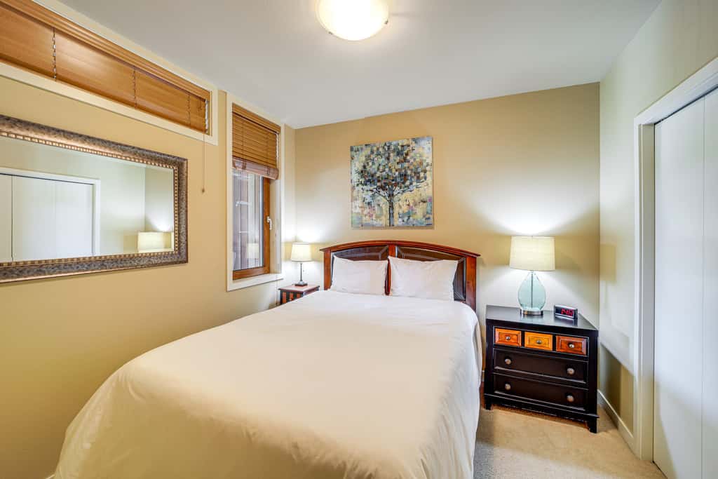 Pool, Hot Tub, & Beach Access! Chelan Family Haven