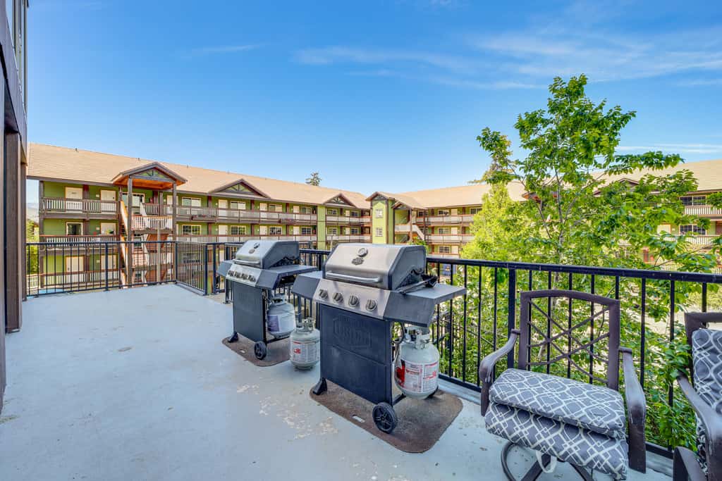 Pool, Hot Tub, & Beach Access! Chelan Family Haven