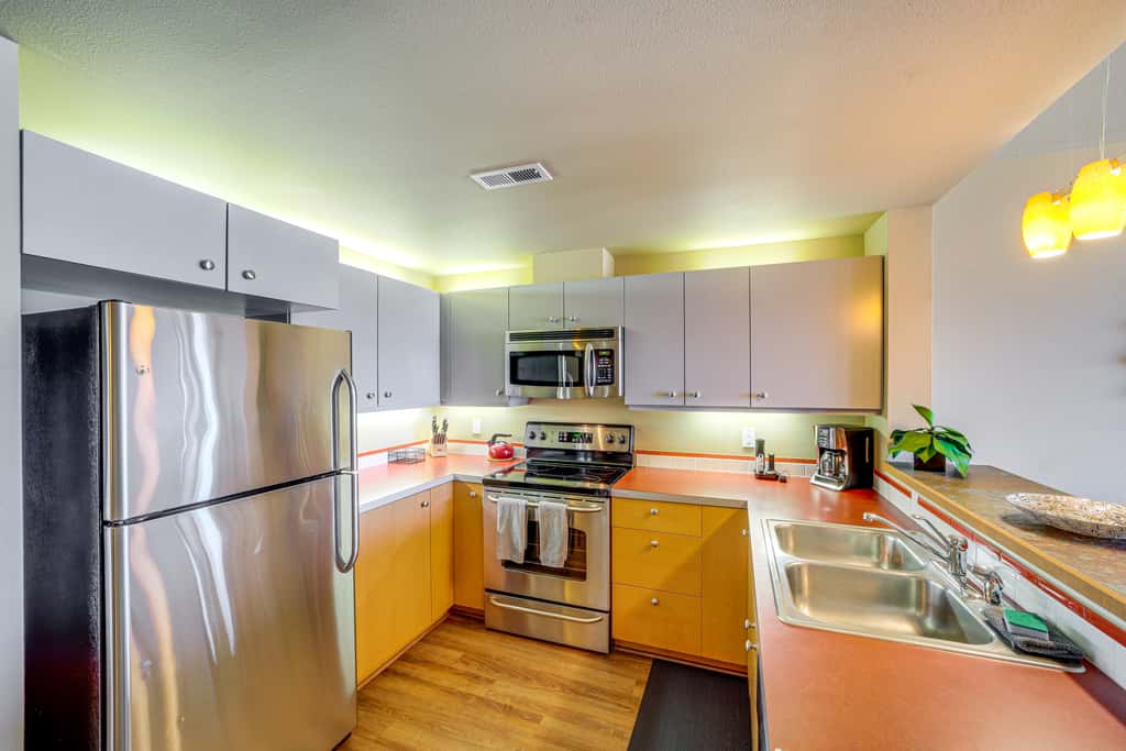 Pool, Hot Tub, & Beach Access! Chelan Family Haven