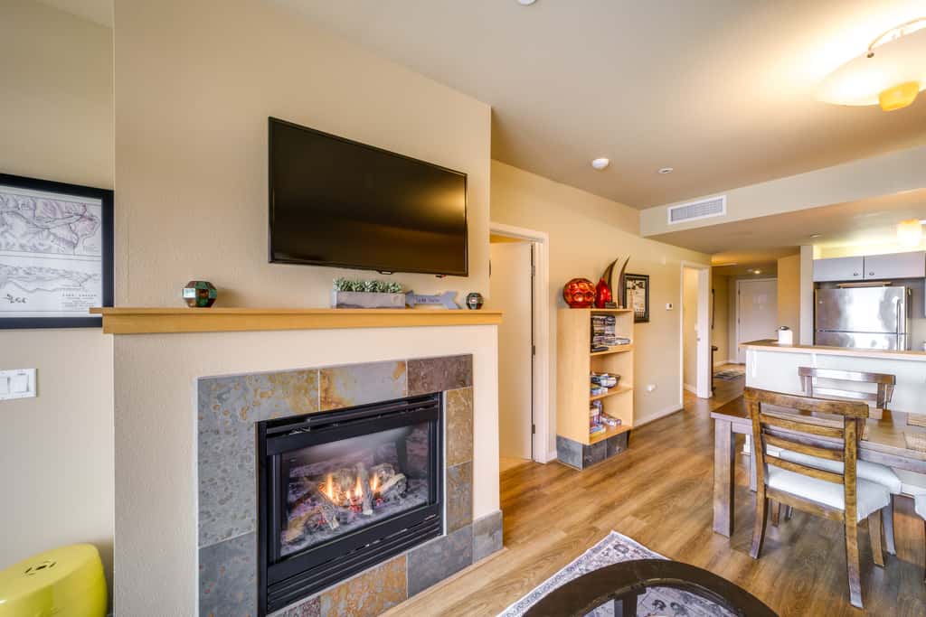 Pool, Hot Tub, & Beach Access! Chelan Family Haven