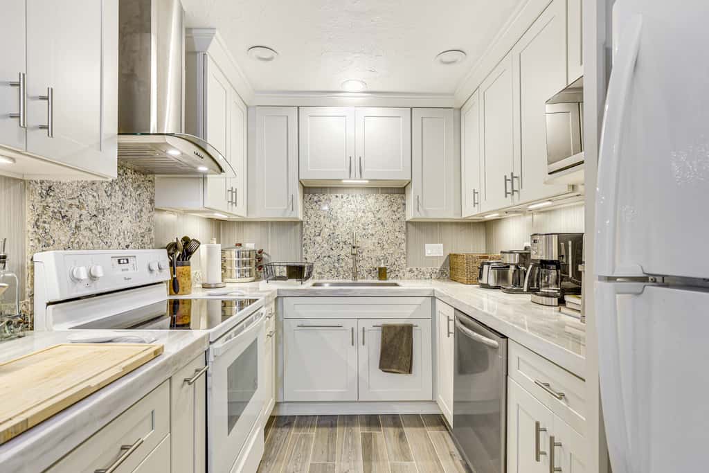 Oceanside Condo w/ Pool & Hot Tub Access!