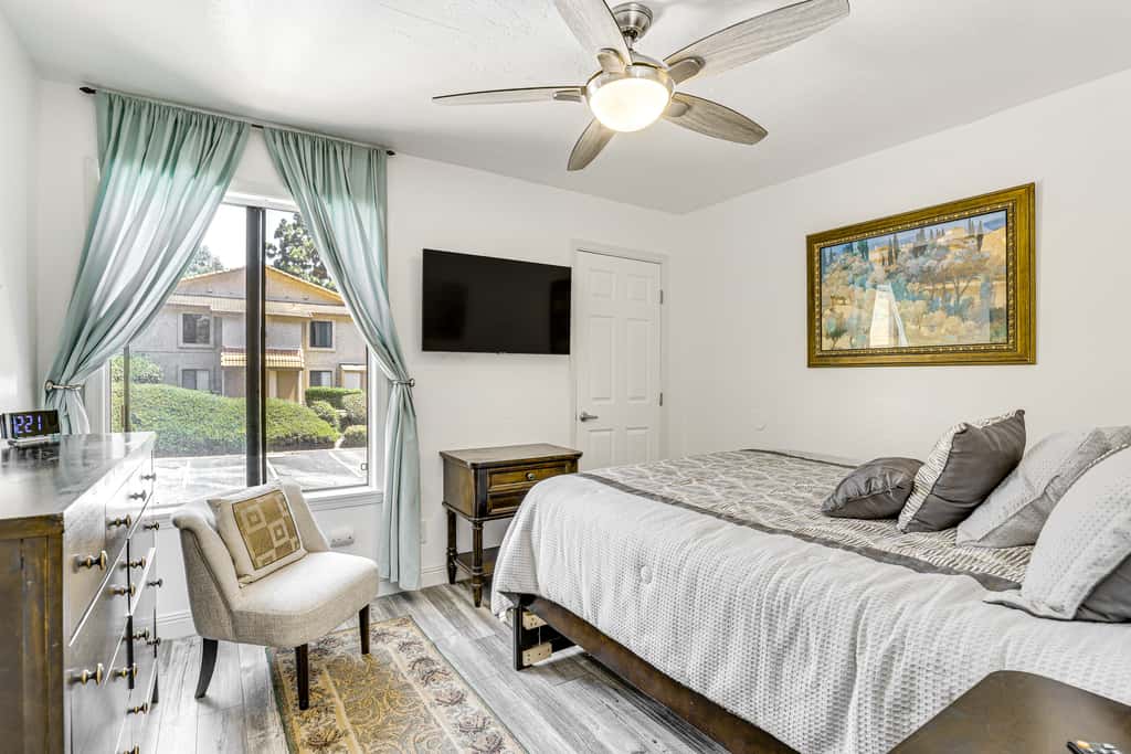Oceanside Condo w/ Pool & Hot Tub Access!