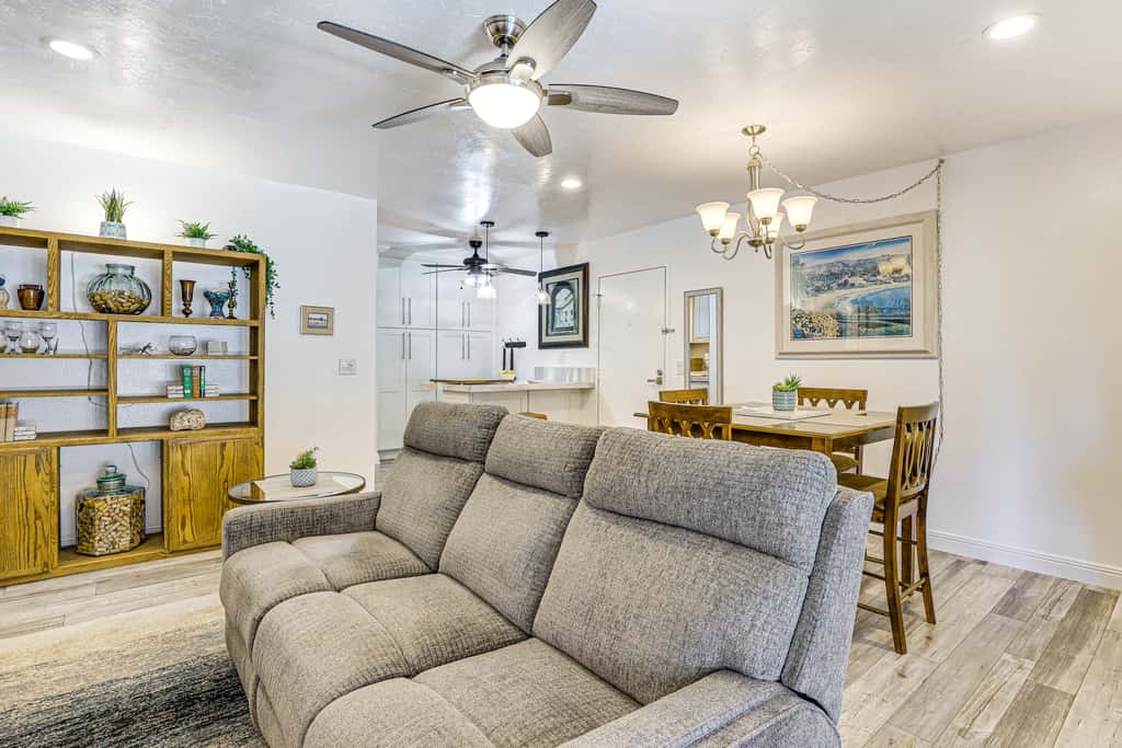 Oceanside Condo w/ Pool & Hot Tub Access!