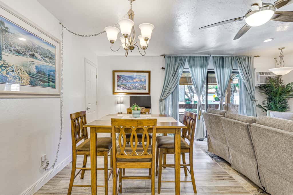 Oceanside Condo w/ Pool & Hot Tub Access!