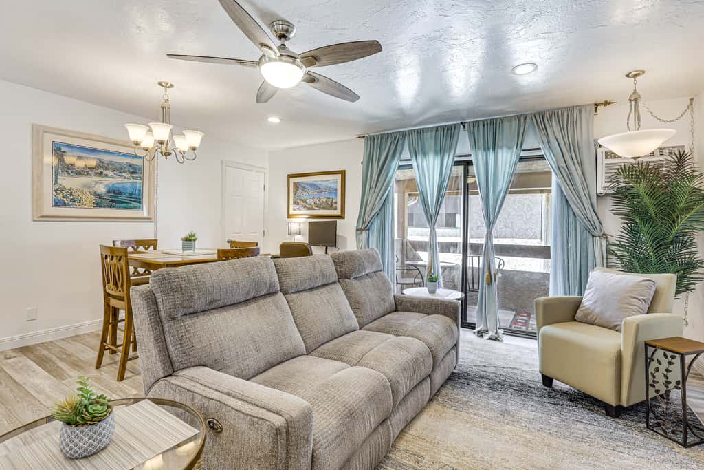 Oceanside Condo w/ Pool & Hot Tub Access!