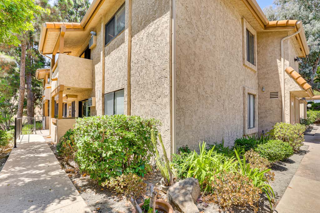 Oceanside Condo w/ Pool & Hot Tub Access!