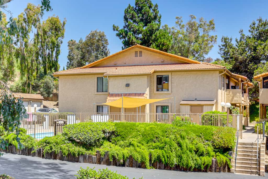 Oceanside Condo w/ Pool & Hot Tub Access!