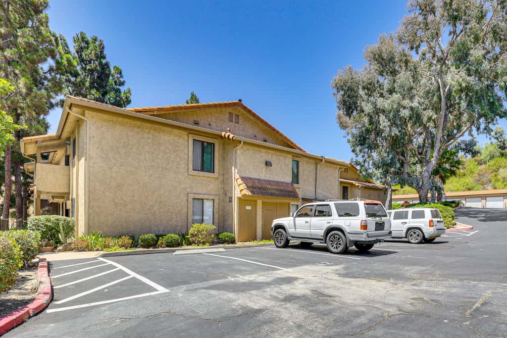 Oceanside Condo w/ Pool & Hot Tub Access!